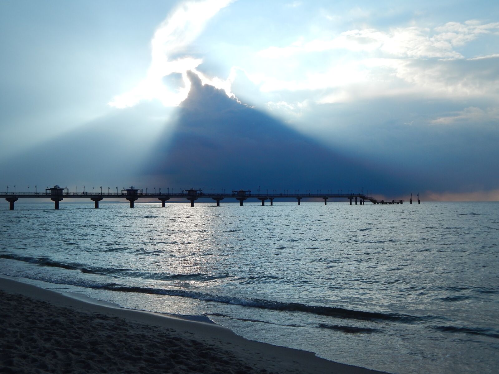 Nikon Coolpix L820 sample photo. Sea, before storm, clouds photography