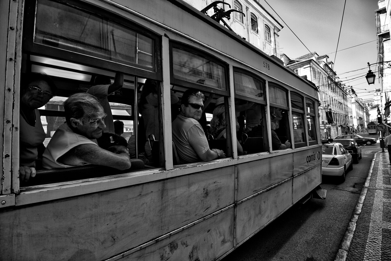 Nikon D800 sample photo. Portugal, tramway, classic photography