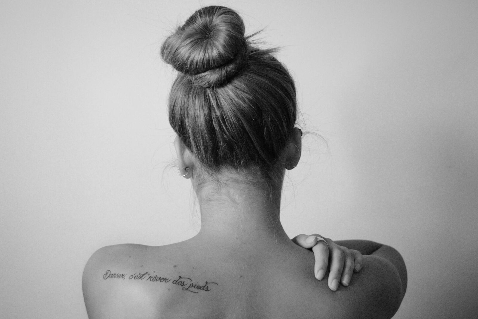 Nikon D3100 sample photo. Adult, back view, girl photography