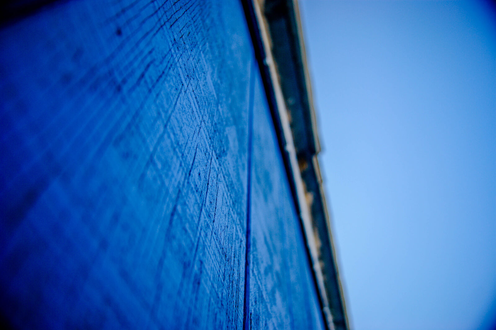 Sony Alpha DSLR-A390 sample photo. Blue, wall photography