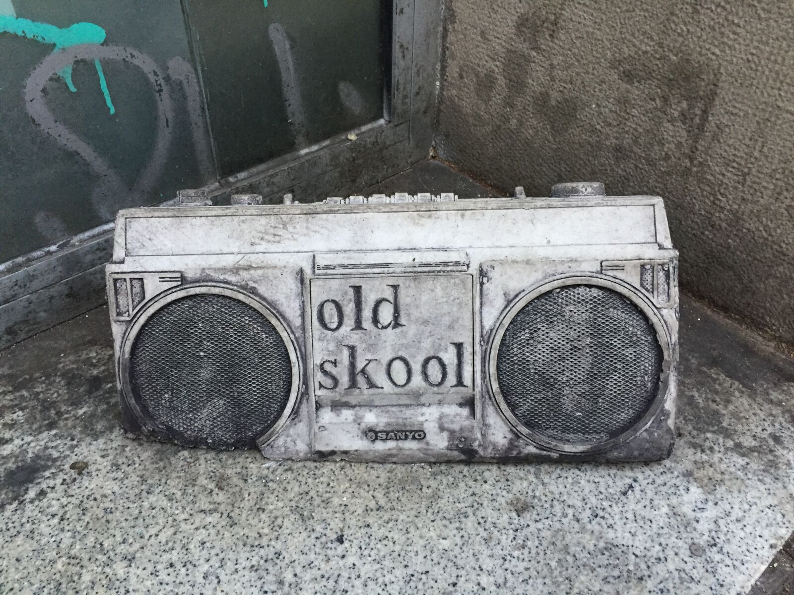 Apple iPhone 6 sample photo. Radio, old skool, retro photography
