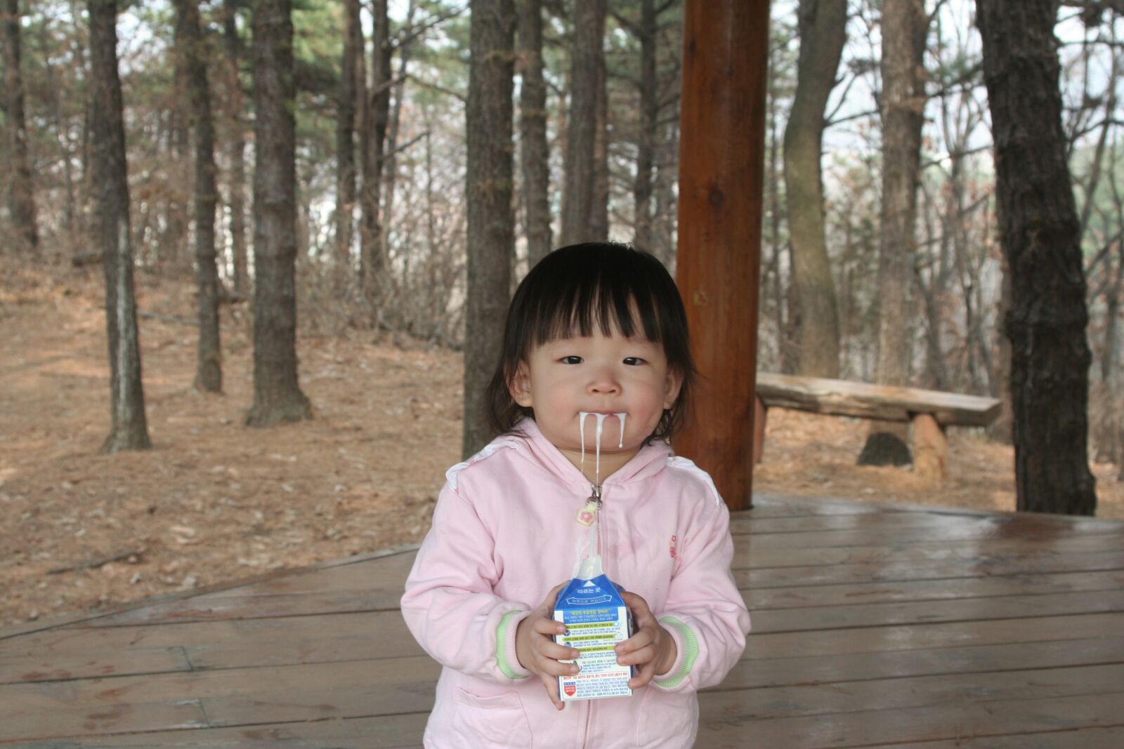 Canon EOS 350D (EOS Digital Rebel XT / EOS Kiss Digital N) sample photo. Walk, mountain, daughter photography