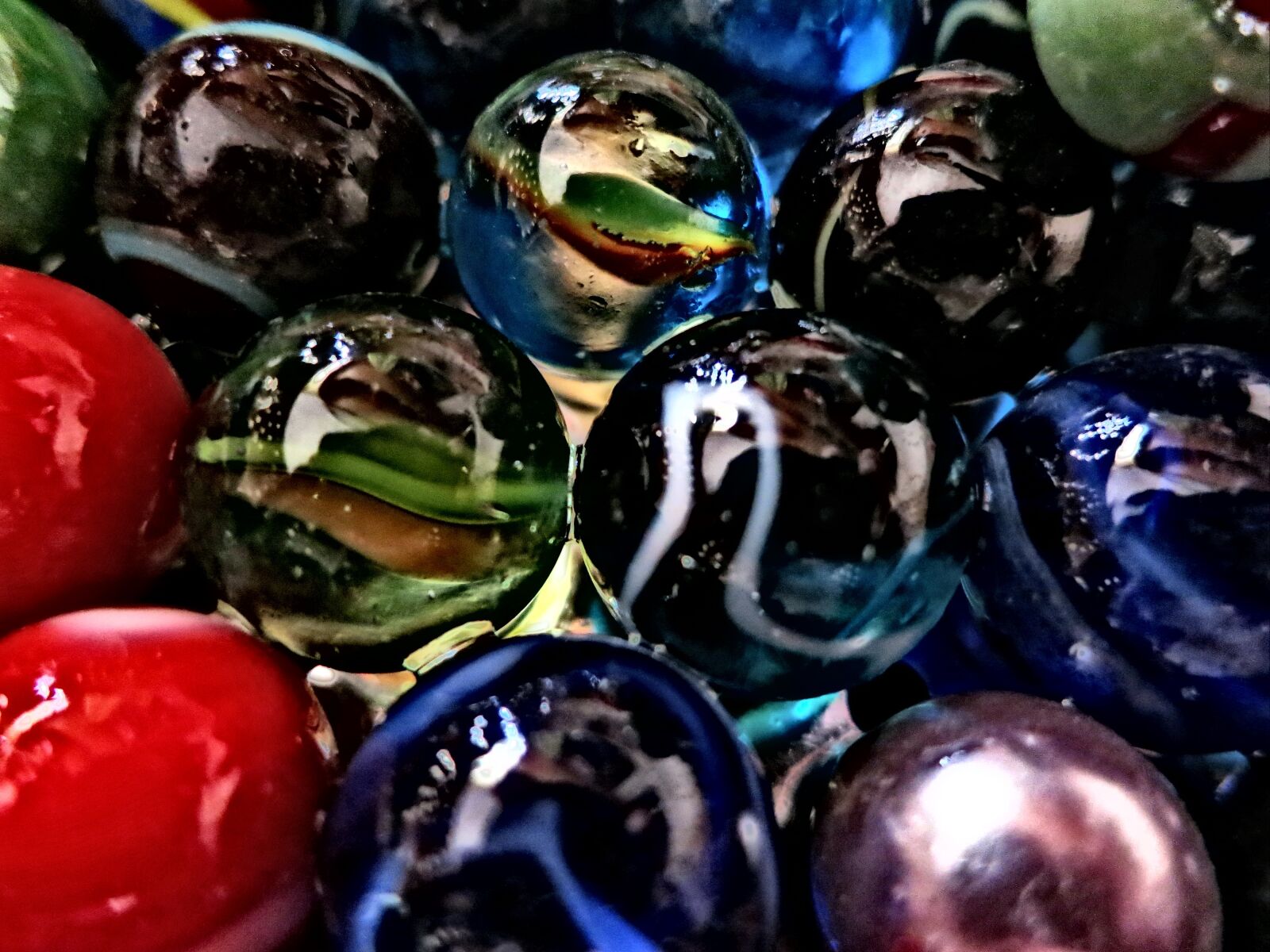 Canon PowerShot S100 sample photo. Glass, marbles, round photography