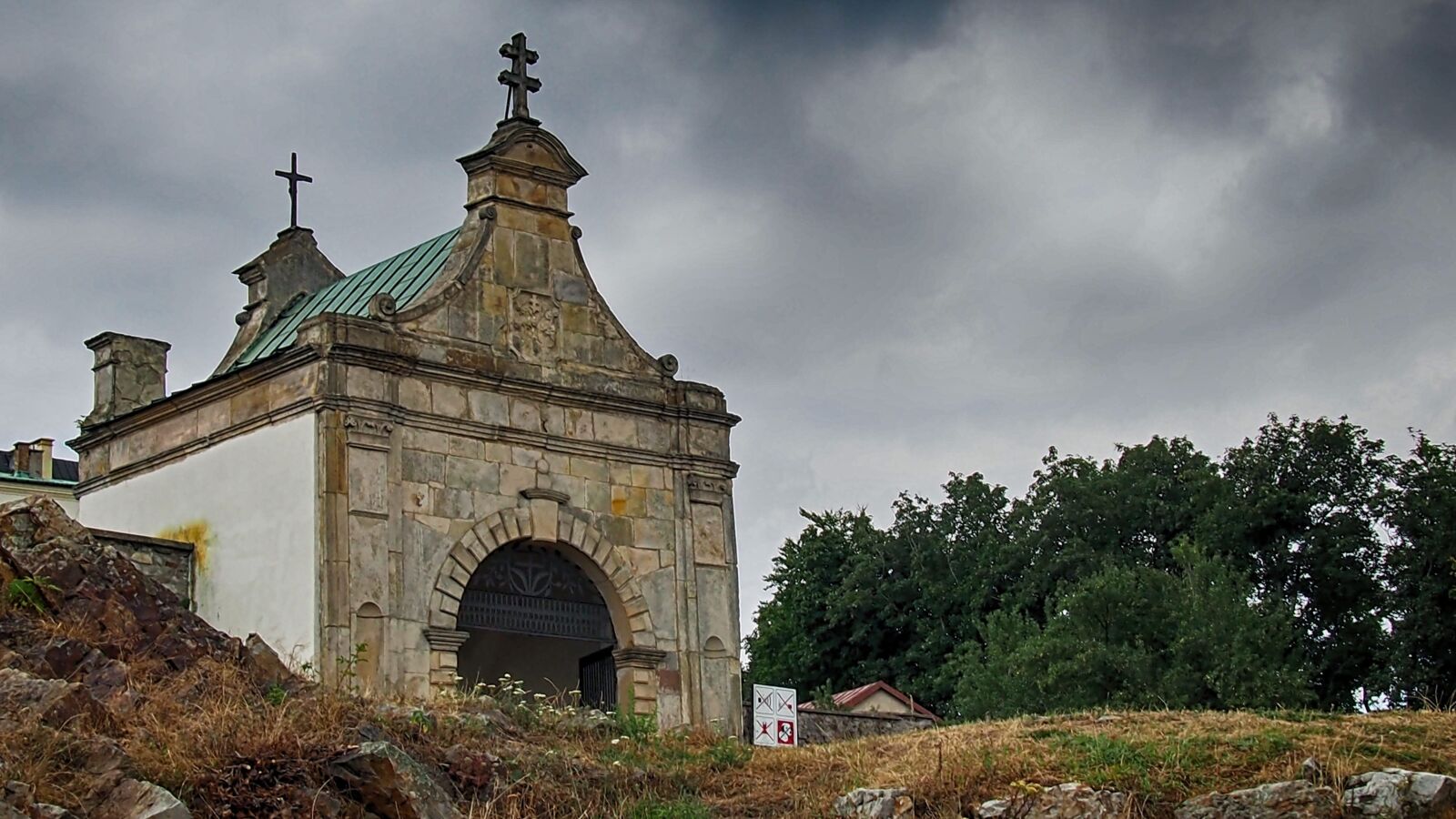 Olympus PEN E-PL6 sample photo. Swietokrzyskie mountains, monastery, abbey photography