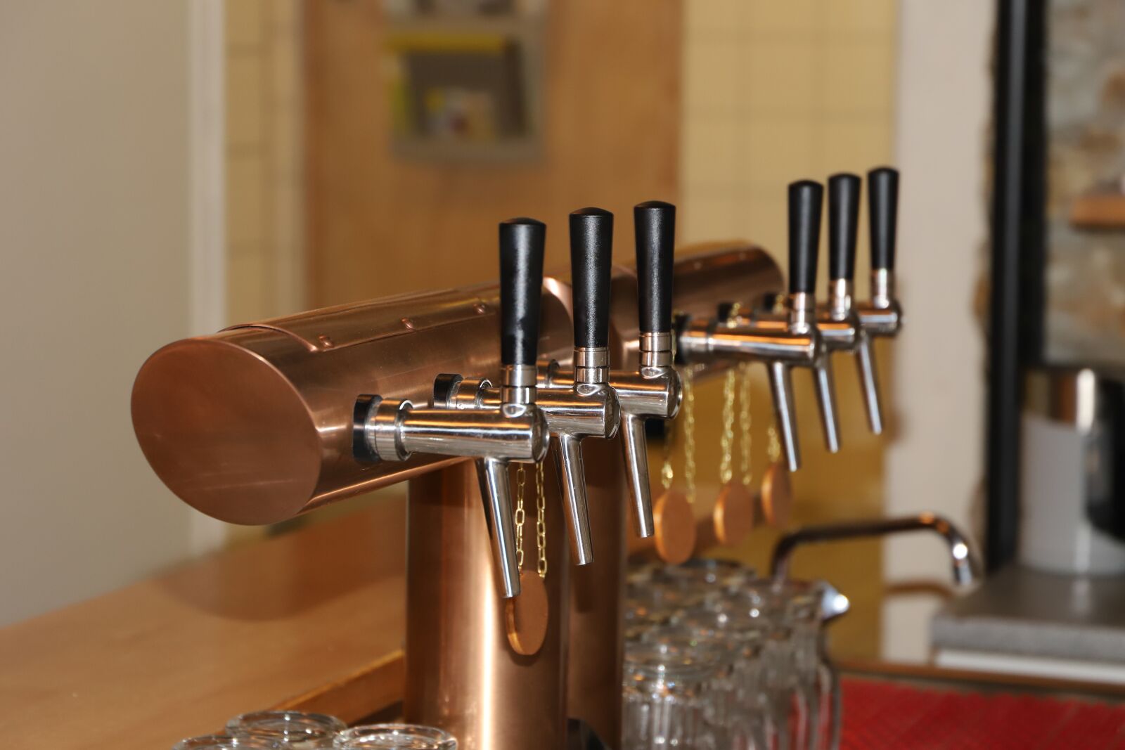 Canon EOS 6D Mark II sample photo. Beer faucet, beer, hahn photography