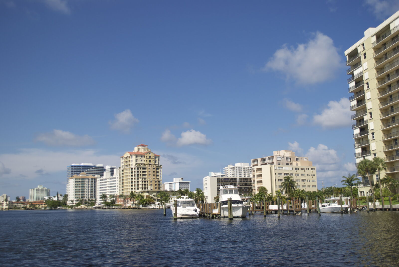Nikon D3000 sample photo. Boats, buildings, fl, ft photography