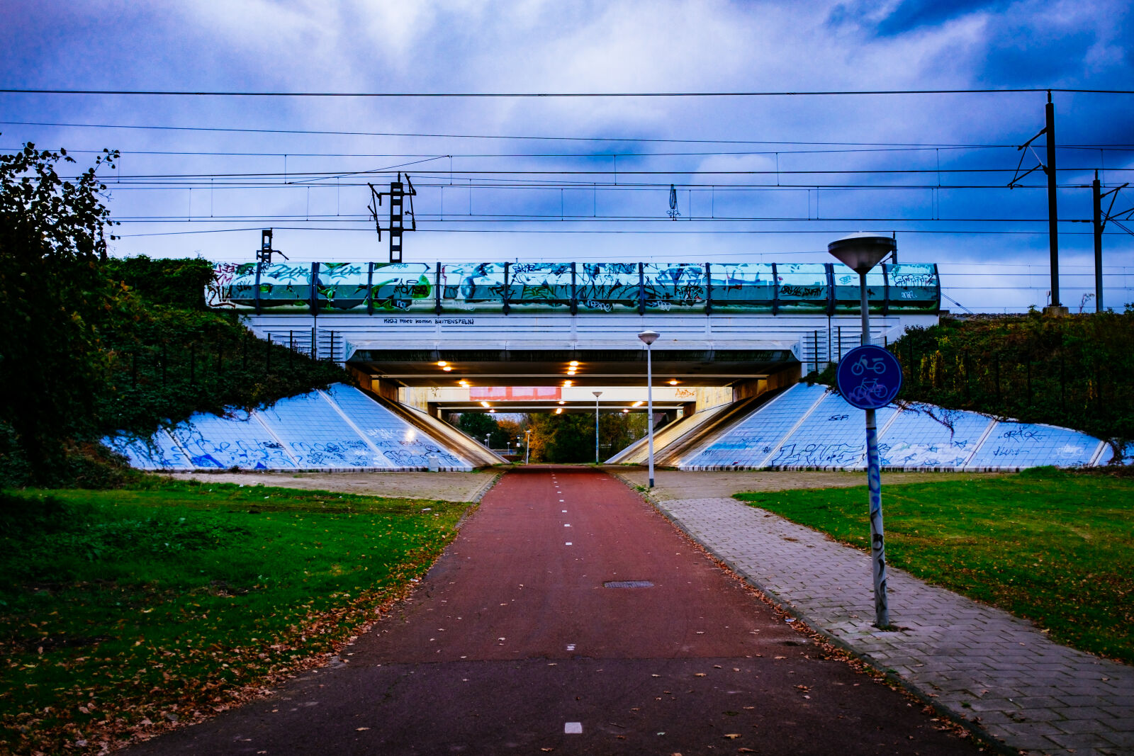 Fujifilm X100T sample photo. Rail photography