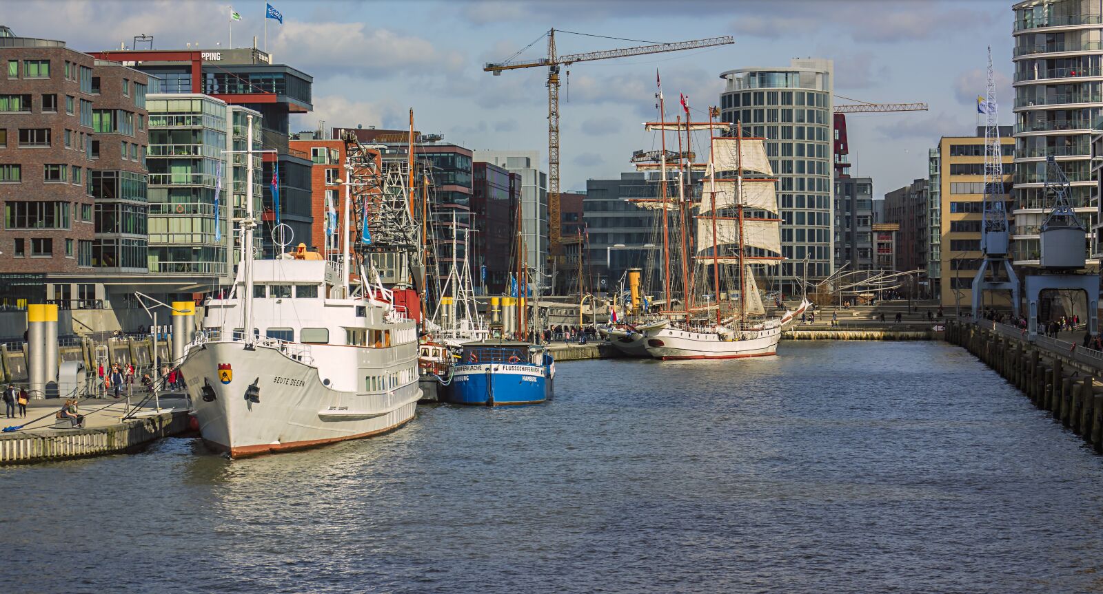 Sony Cyber-shot DSC-RX10 III sample photo. Hamburg, hanseatic city, ship photography