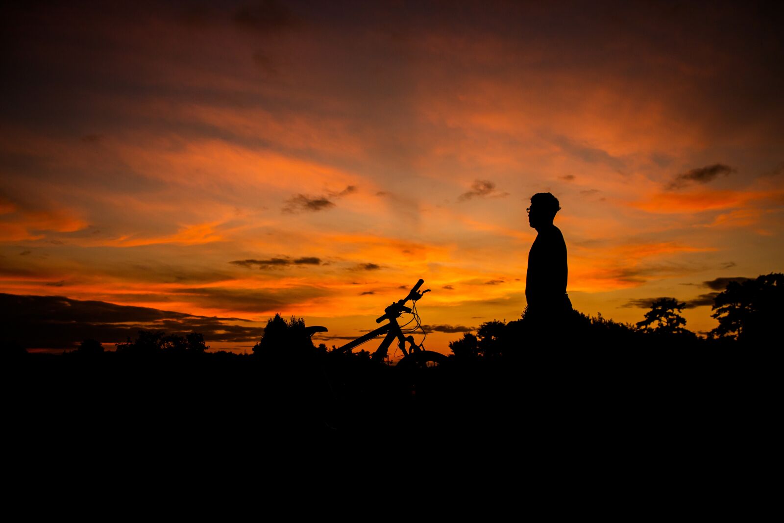 Canon EOS 70D sample photo. Sunset, sun, gloomy photography