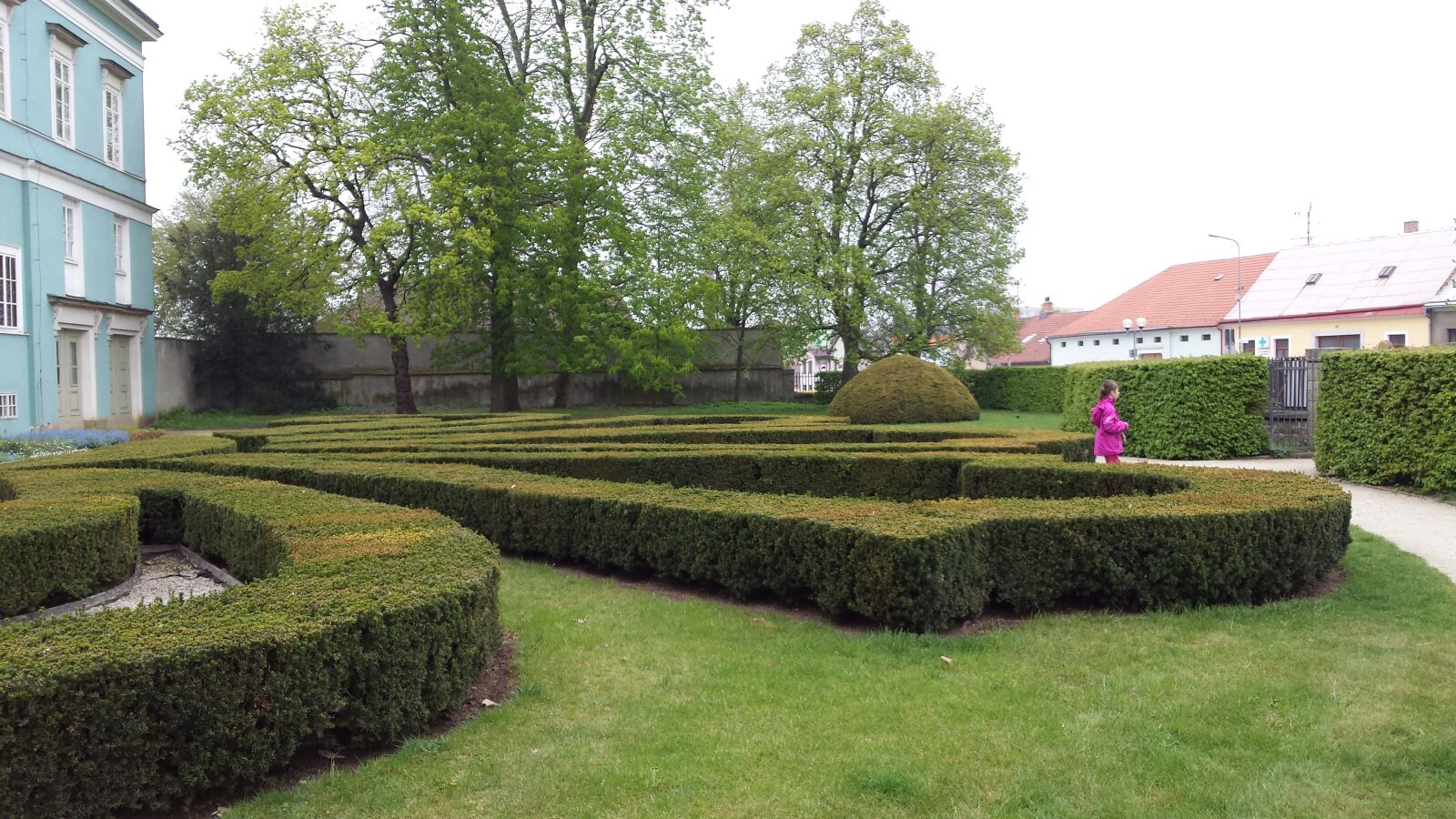 Samsung Galaxy S4 sample photo. Dačice, park, lawn photography