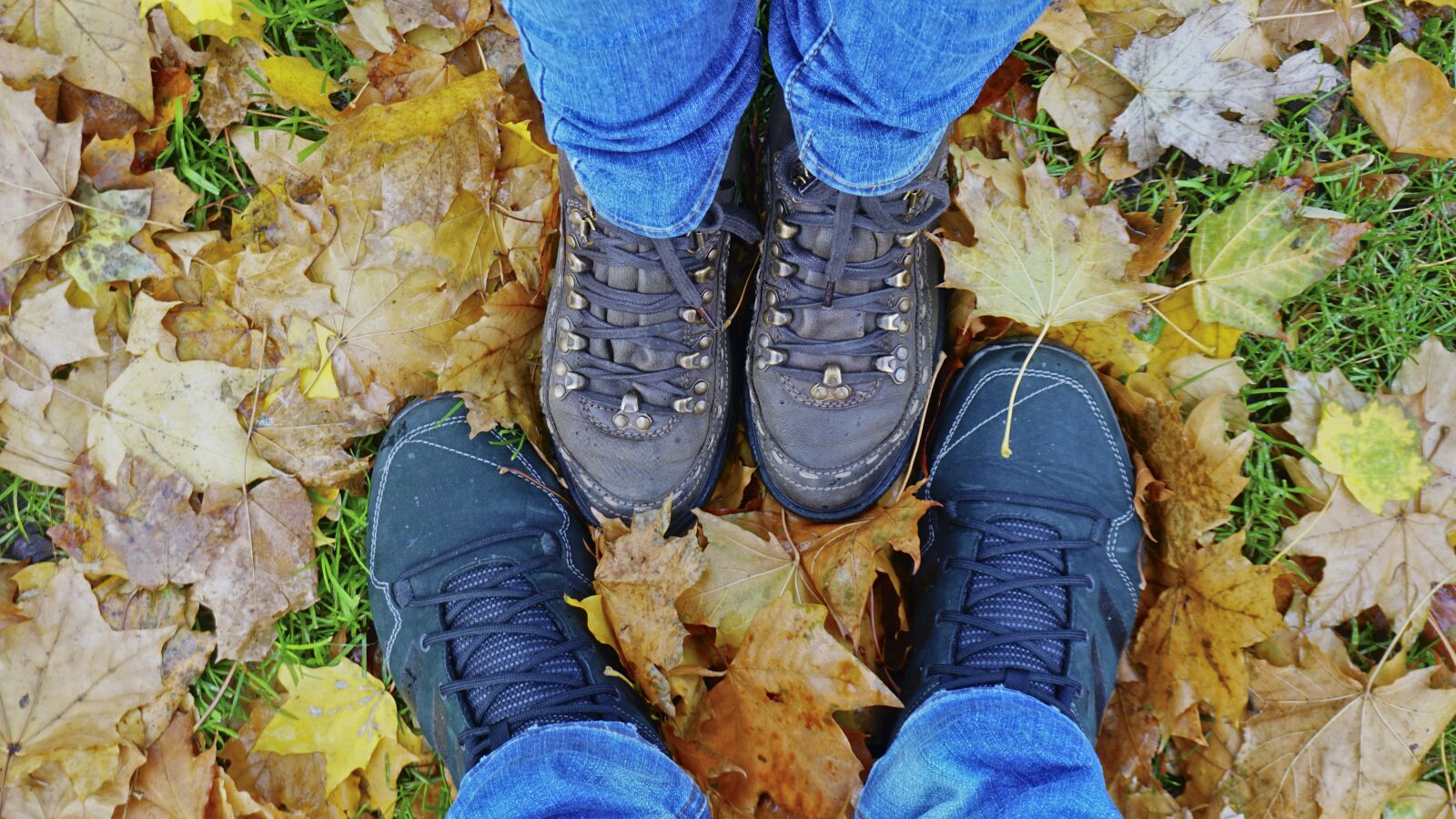 Sony a6300 sample photo. Jeans, isolated, shoe photography