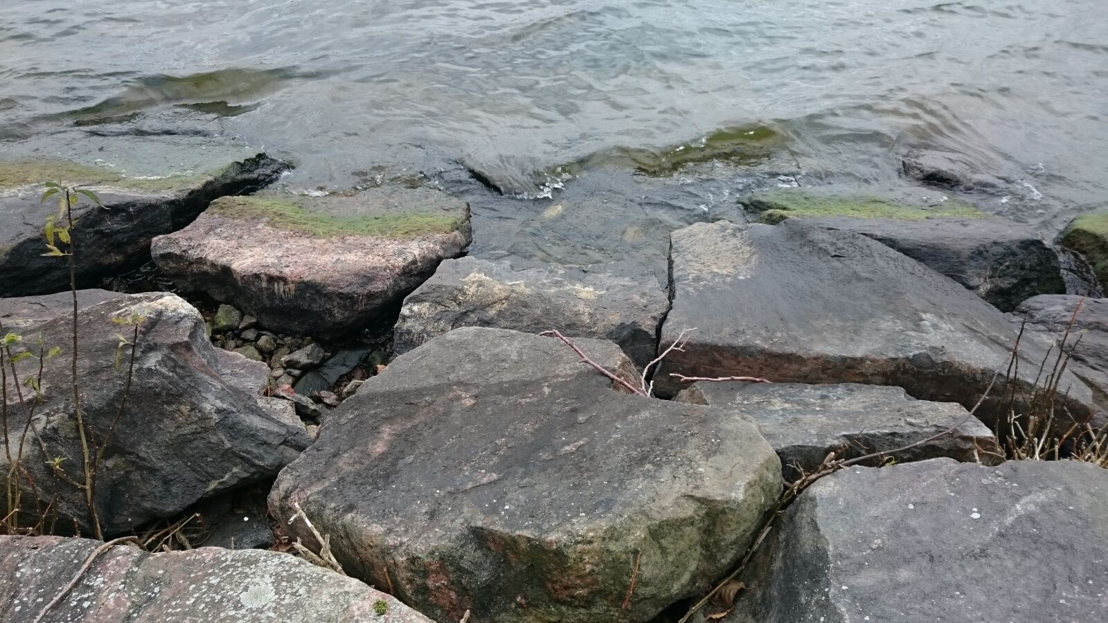 Sony Xperia Z3 sample photo. Water bodies, nature, stone photography