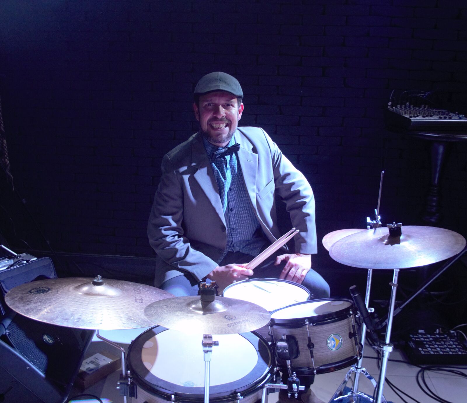 Canon EOS 600D (Rebel EOS T3i / EOS Kiss X5) sample photo. Drummer, jazz, drummset photography
