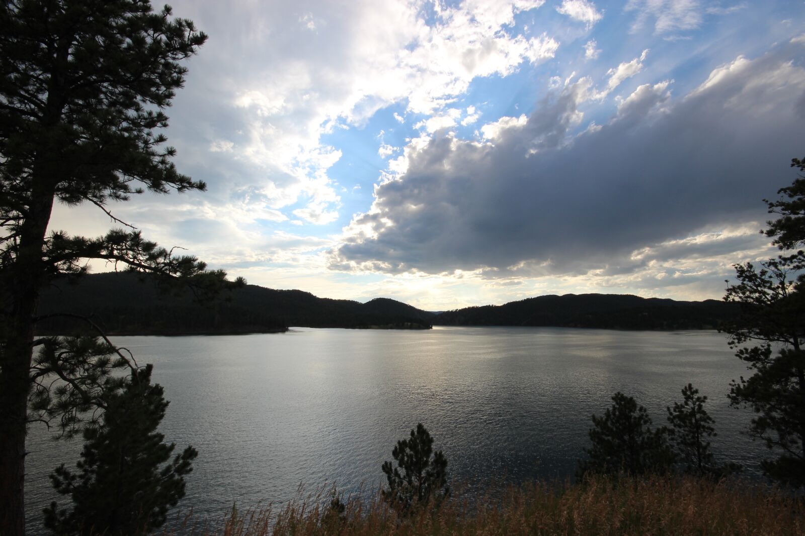Canon EOS 600D (Rebel EOS T3i / EOS Kiss X5) sample photo. Lake, sunset, clouds photography