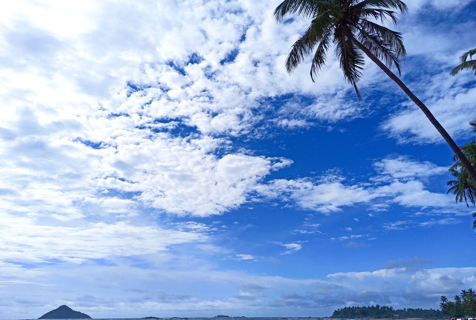 Xiaomi Redmi Note 8 Pro sample photo. Sky, blue, beach photography