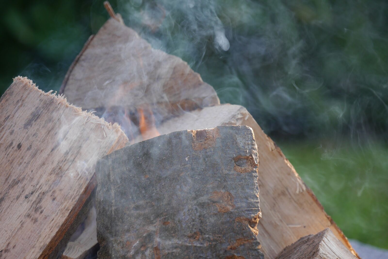 Panasonic Lumix DMC-G6 sample photo. Fire, campfire, adventure photography