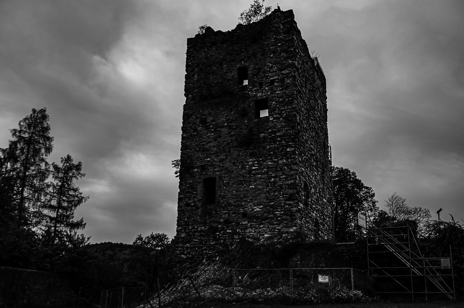 Nikon D90 sample photo. Castle ruin, fortress, castle photography