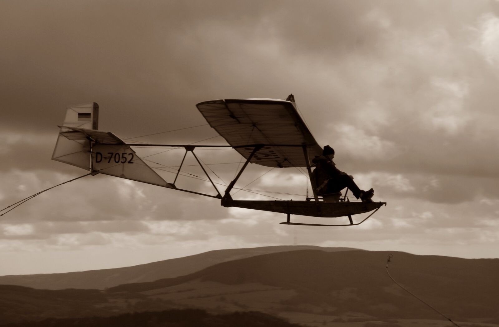 Sony Alpha DSLR-A390 sample photo. Rhön, wasserkuppe, gliding photography