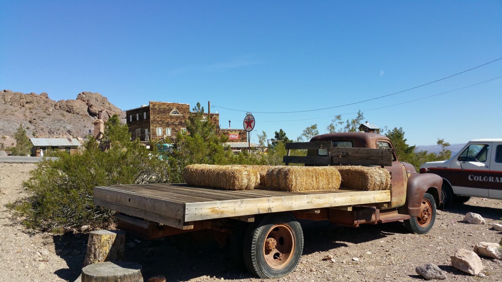 Samsung Galaxy Note4 sample photo. Flatbed truck with rust photography