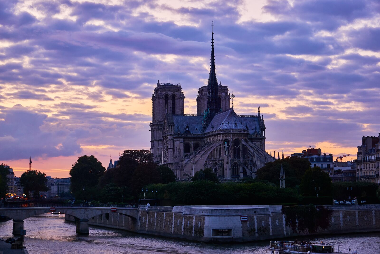 Sony E 55-210mm F4.5-6.3 OSS sample photo. Paris, france, notre dame photography