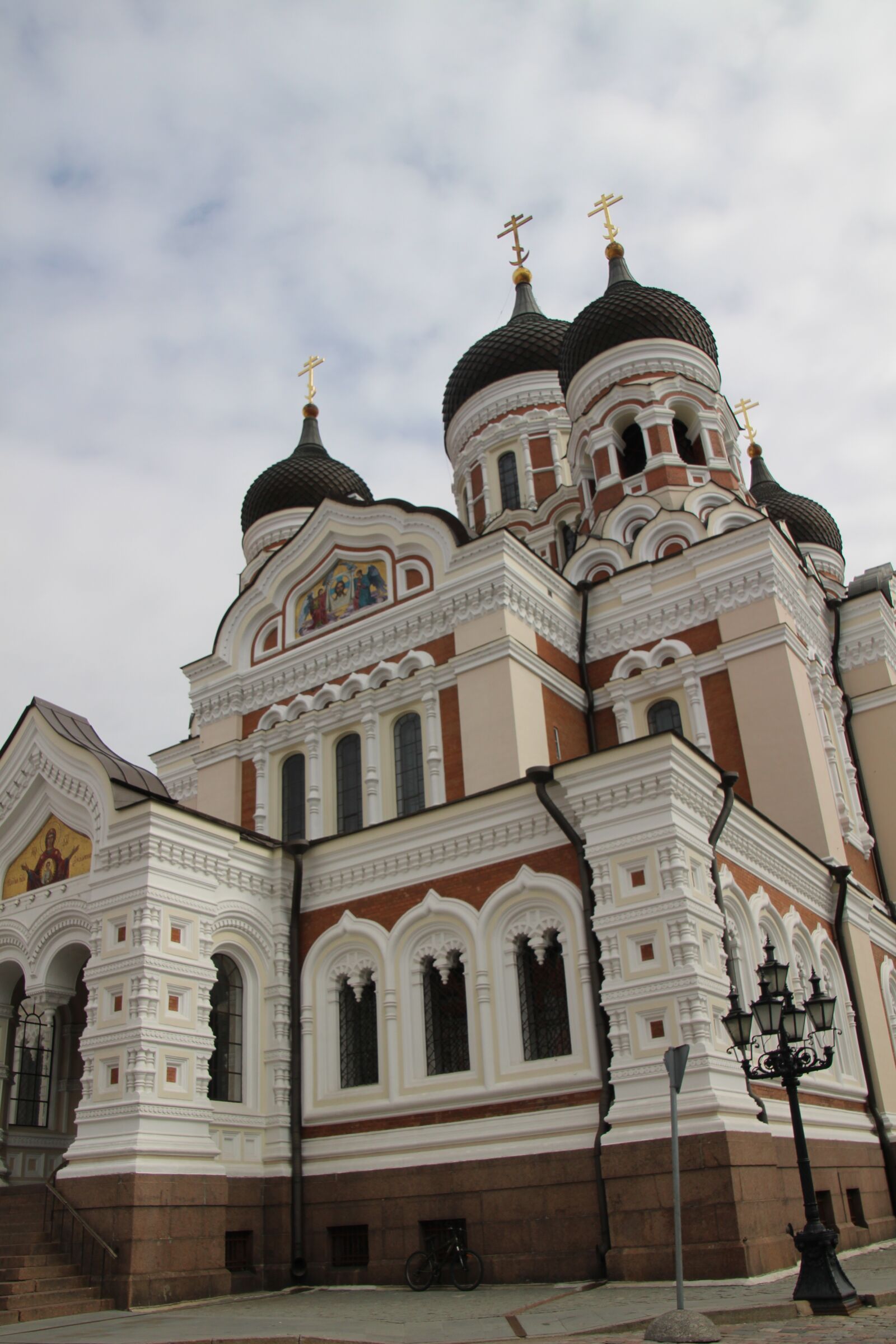 Canon EOS 100D (EOS Rebel SL1 / EOS Kiss X7) sample photo. Vilnius, lithuania, church photography