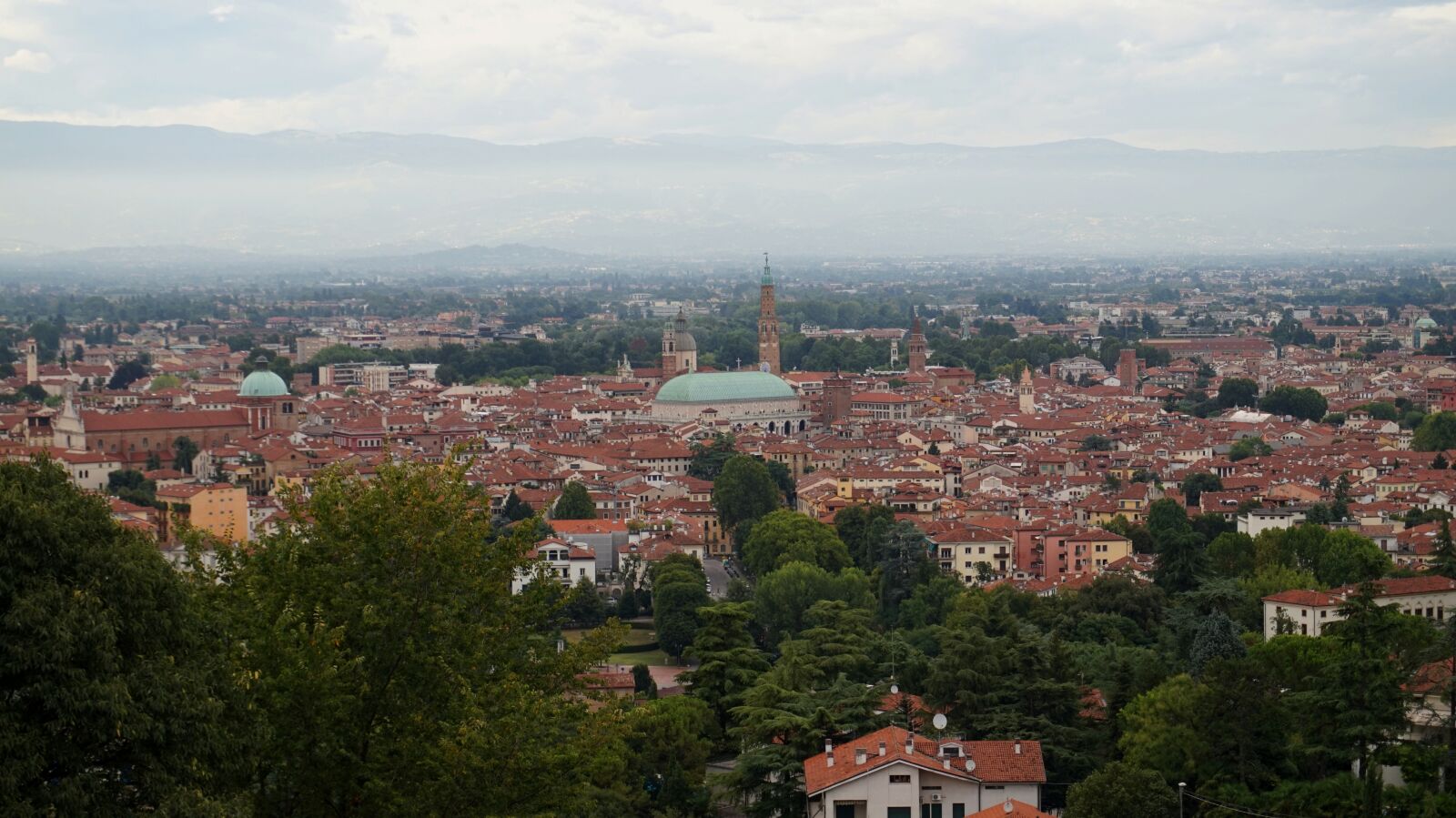 Sony Alpha a5000 (ILCE 5000) sample photo. Italy, landscape, city photography