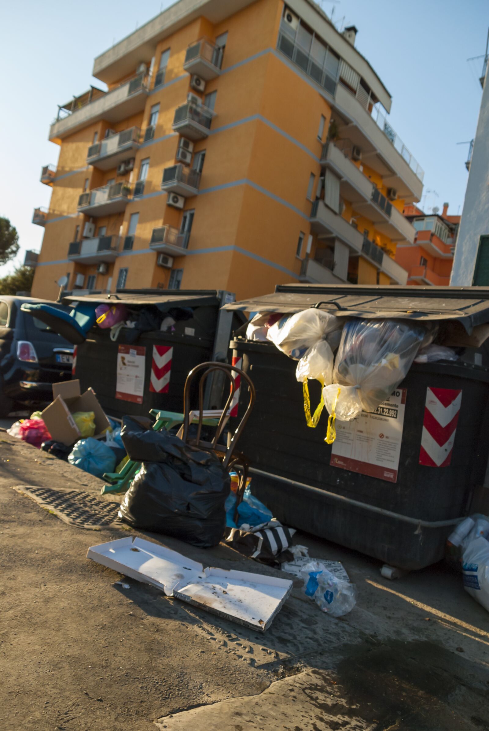 Nikon D80 sample photo. Garbage, rome, dirty photography