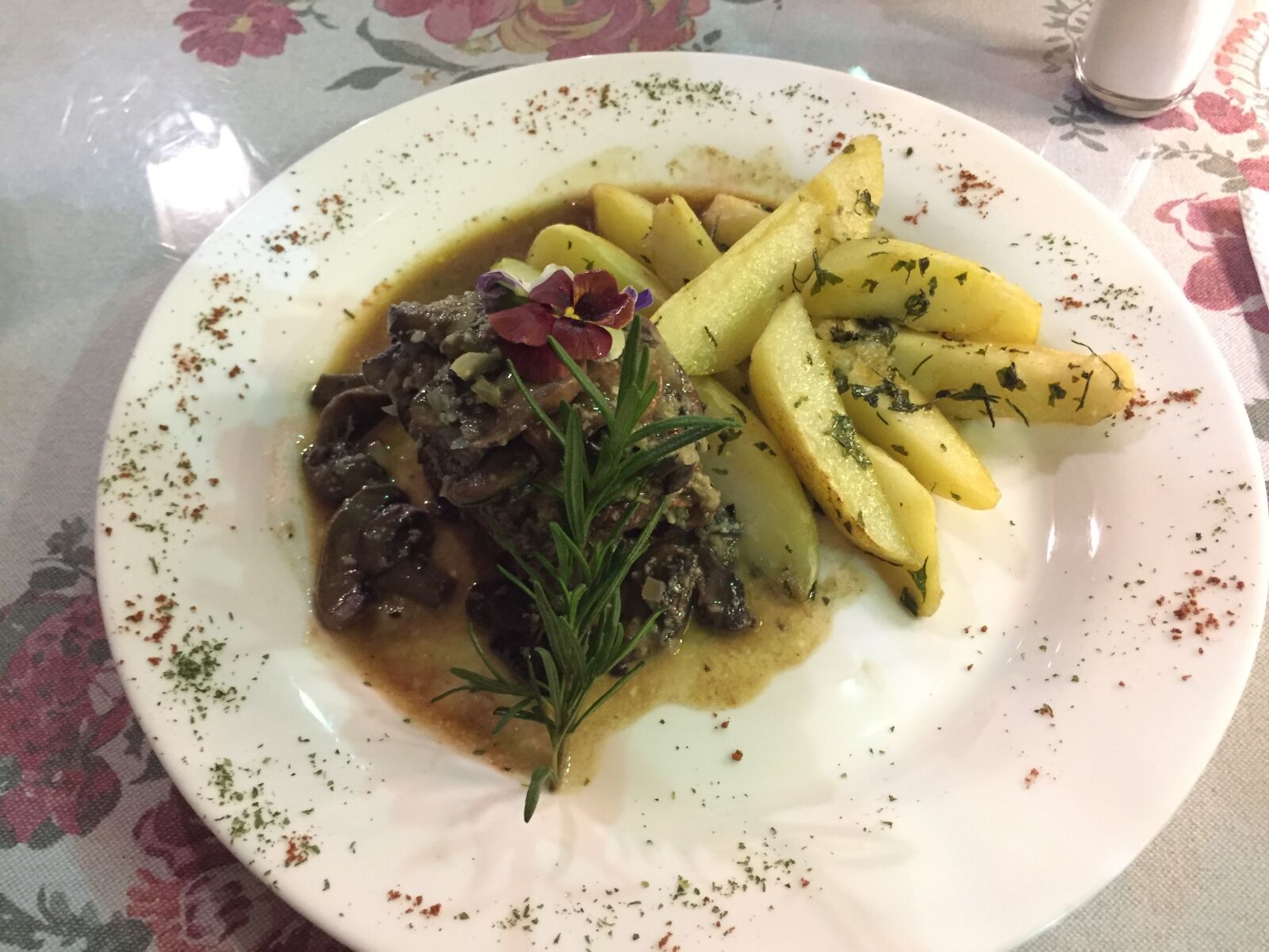 iPhone 6 back camera 4.15mm f/2.2 sample photo. Food, plate, hungry photography