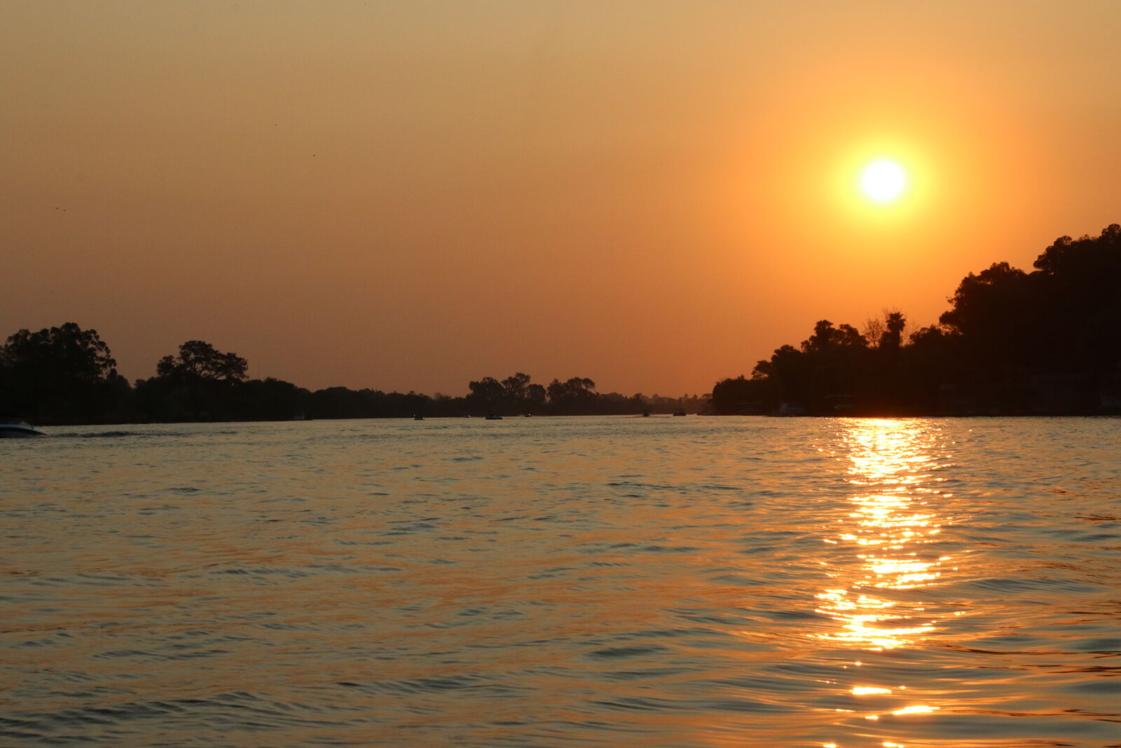 Canon EOS 7D Mark II sample photo. Cruise, nature, outside, reflection photography