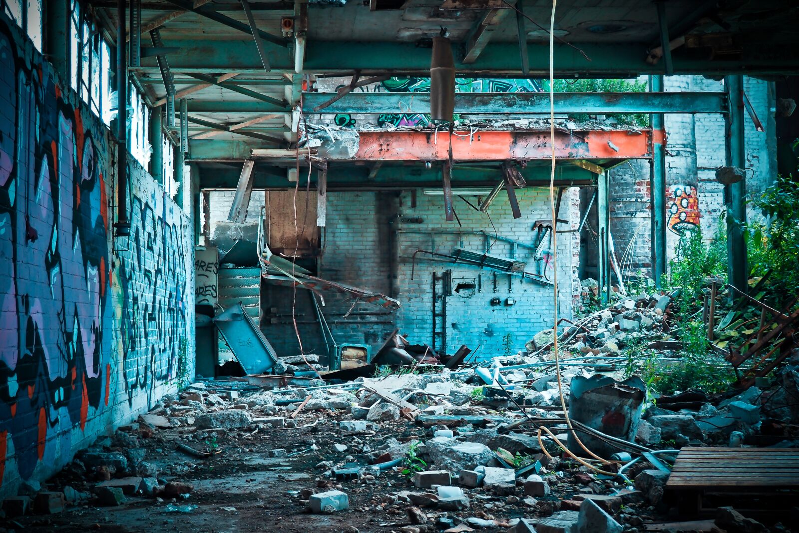 Olympus OM-D E-M10 sample photo. Lost places, factory, old photography
