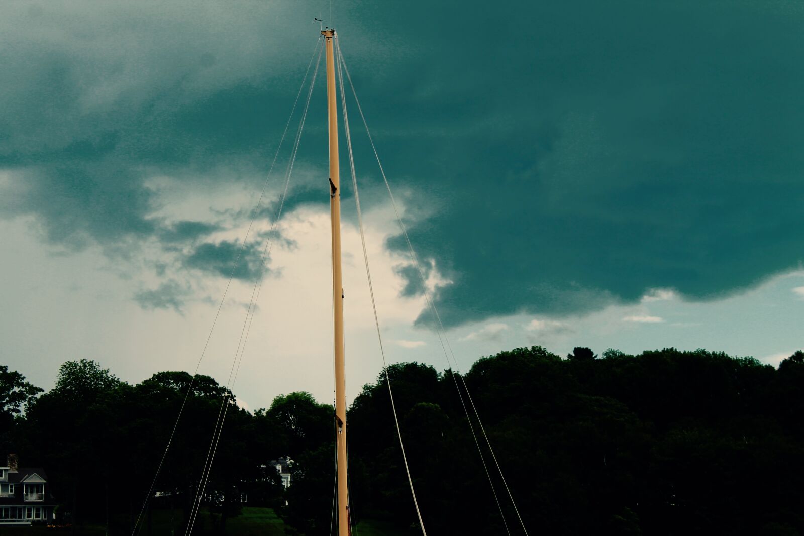 Canon EOS 1100D (EOS Rebel T3 / EOS Kiss X50) sample photo. Boat, dark, sky, mast photography