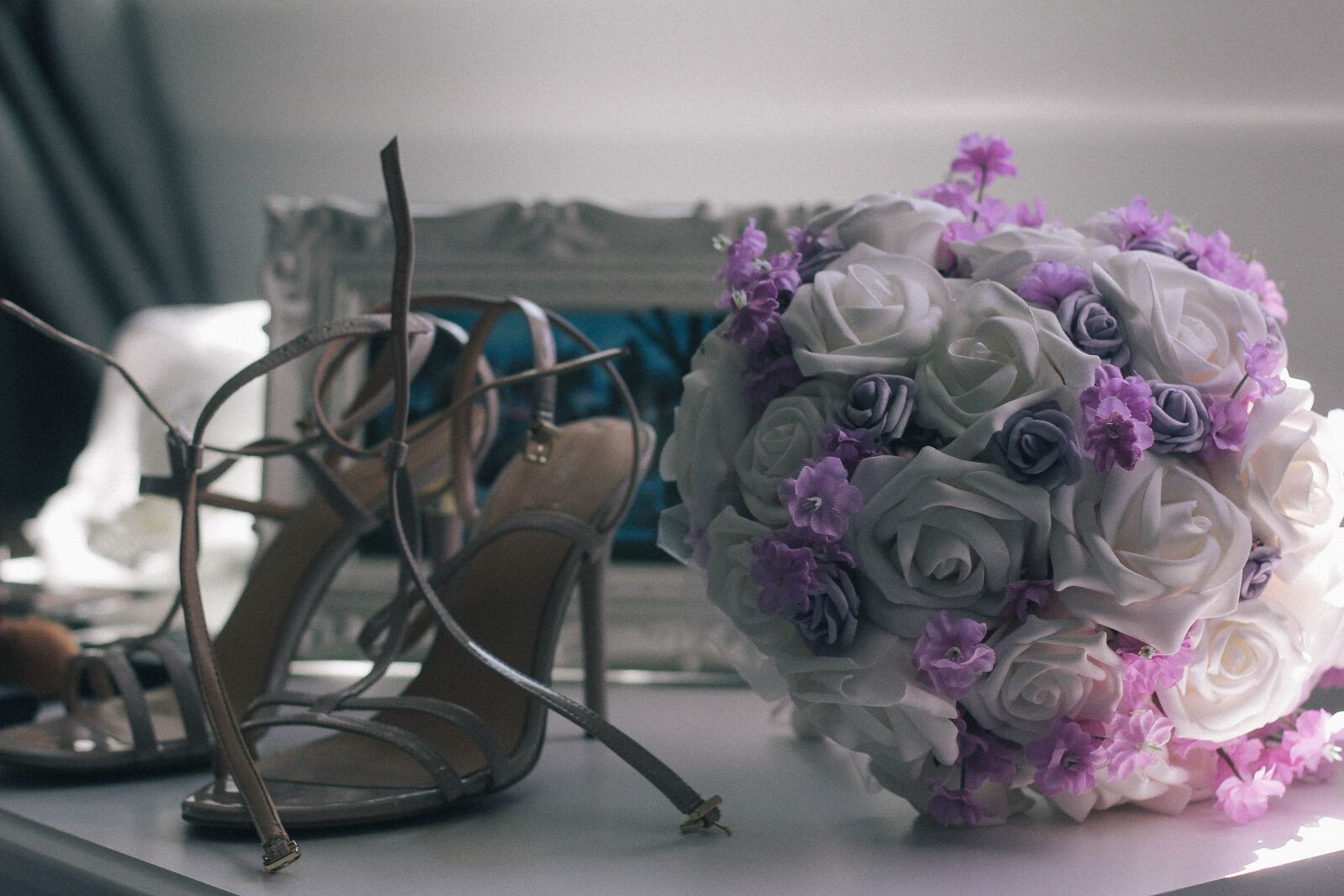 Canon EOS 1200D (EOS Rebel T5 / EOS Kiss X70 / EOS Hi) sample photo. Bouquet, flowers, shoes photography