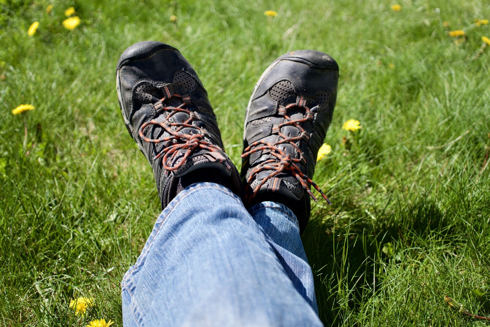 Sony a6300 + Sigma 30mm F2.8 EX DN sample photo. Feet, relax, hike photography
