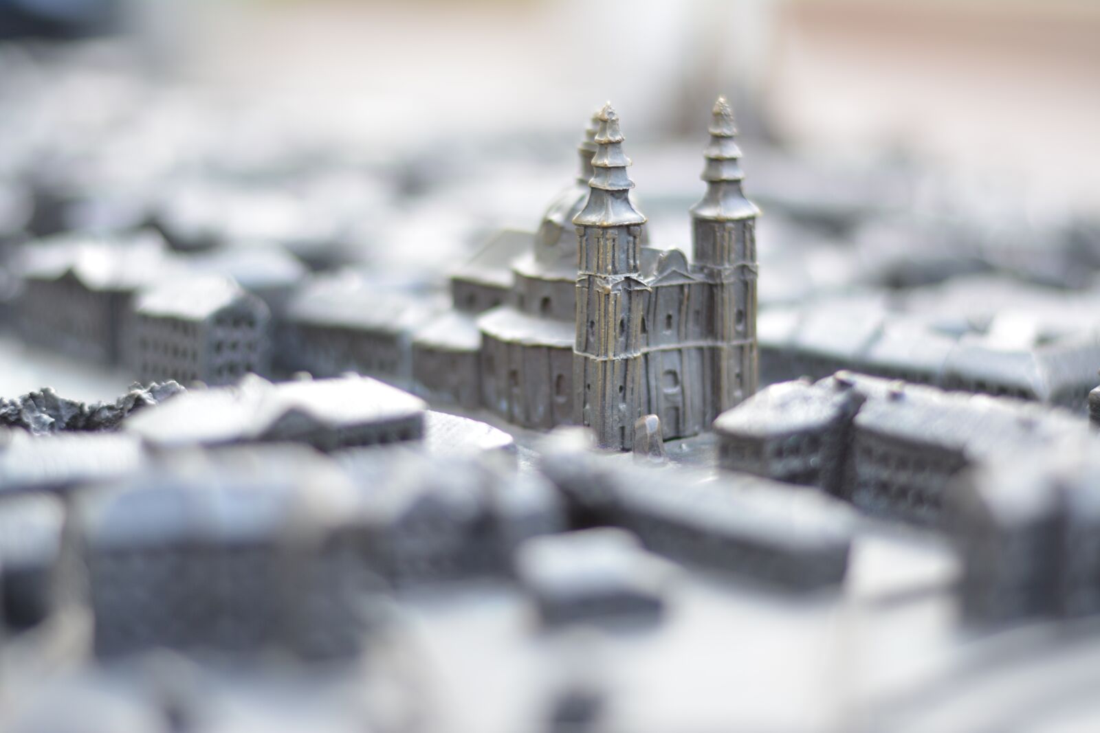 Nikon D5200 sample photo. Ternopil, miniature, bronze photography