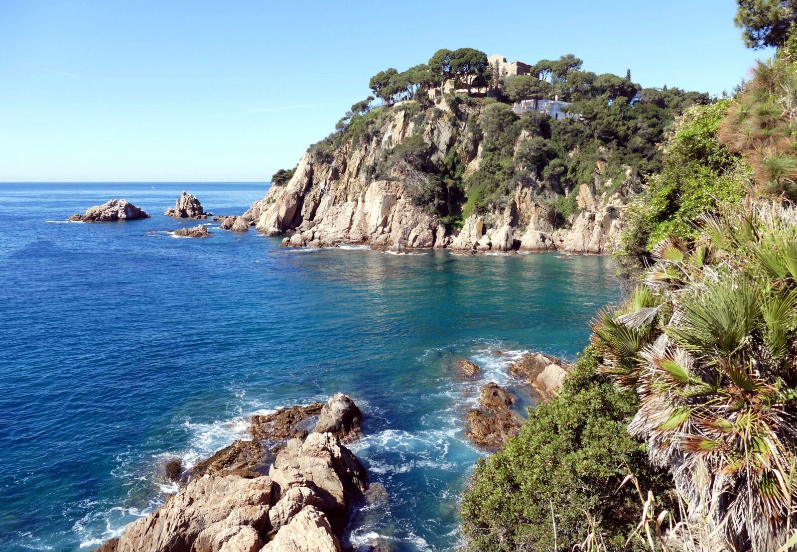 Panasonic Lumix DMC-FZ1000 sample photo. Costa brava, spain, sea photography