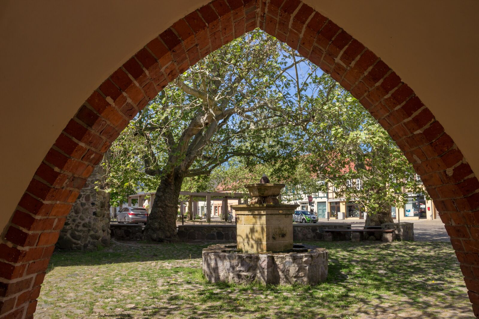 Canon EF-S 18-135mm F3.5-5.6 IS sample photo. Fountain, templin, uckermark photography