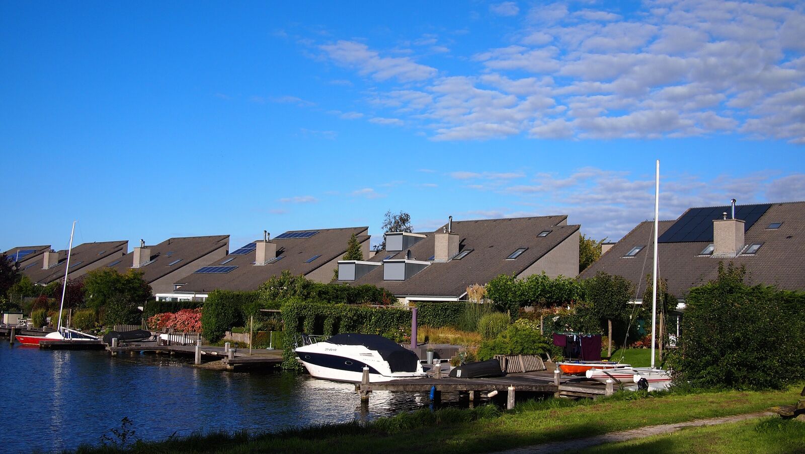 Olympus PEN E-PL1 sample photo. Netherlands, almere, solar panels photography