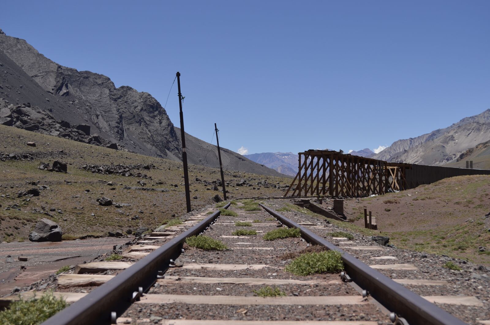 Nikon D5100 sample photo. Mendoza, cuevas, montañas photography