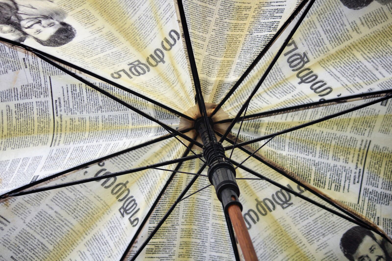 Canon EOS 700D (EOS Rebel T5i / EOS Kiss X7i) sample photo. Umbrella, umbrella inner, abstract photography