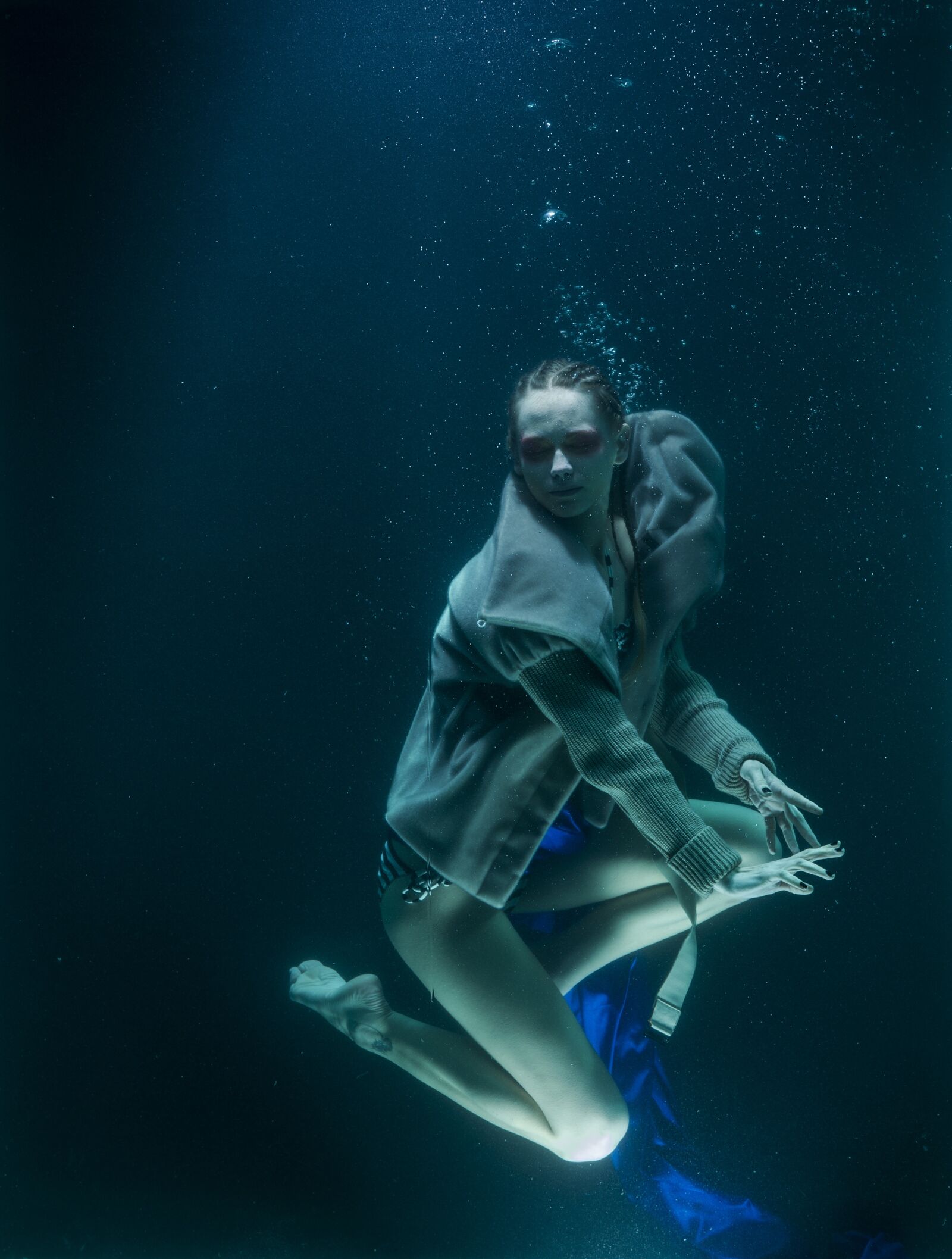 Sony Alpha DSLR-A850 sample photo. Under water, fashion, woman photography