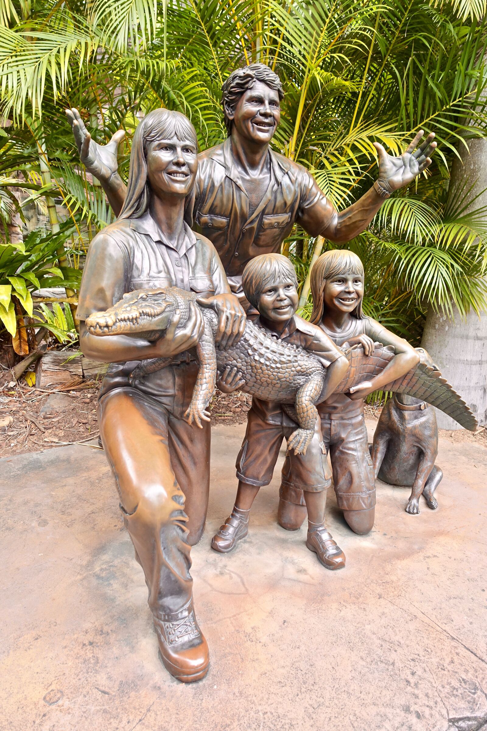 Sony Cyber-shot DSC-RX100 III sample photo. Statue, family, bronze photography