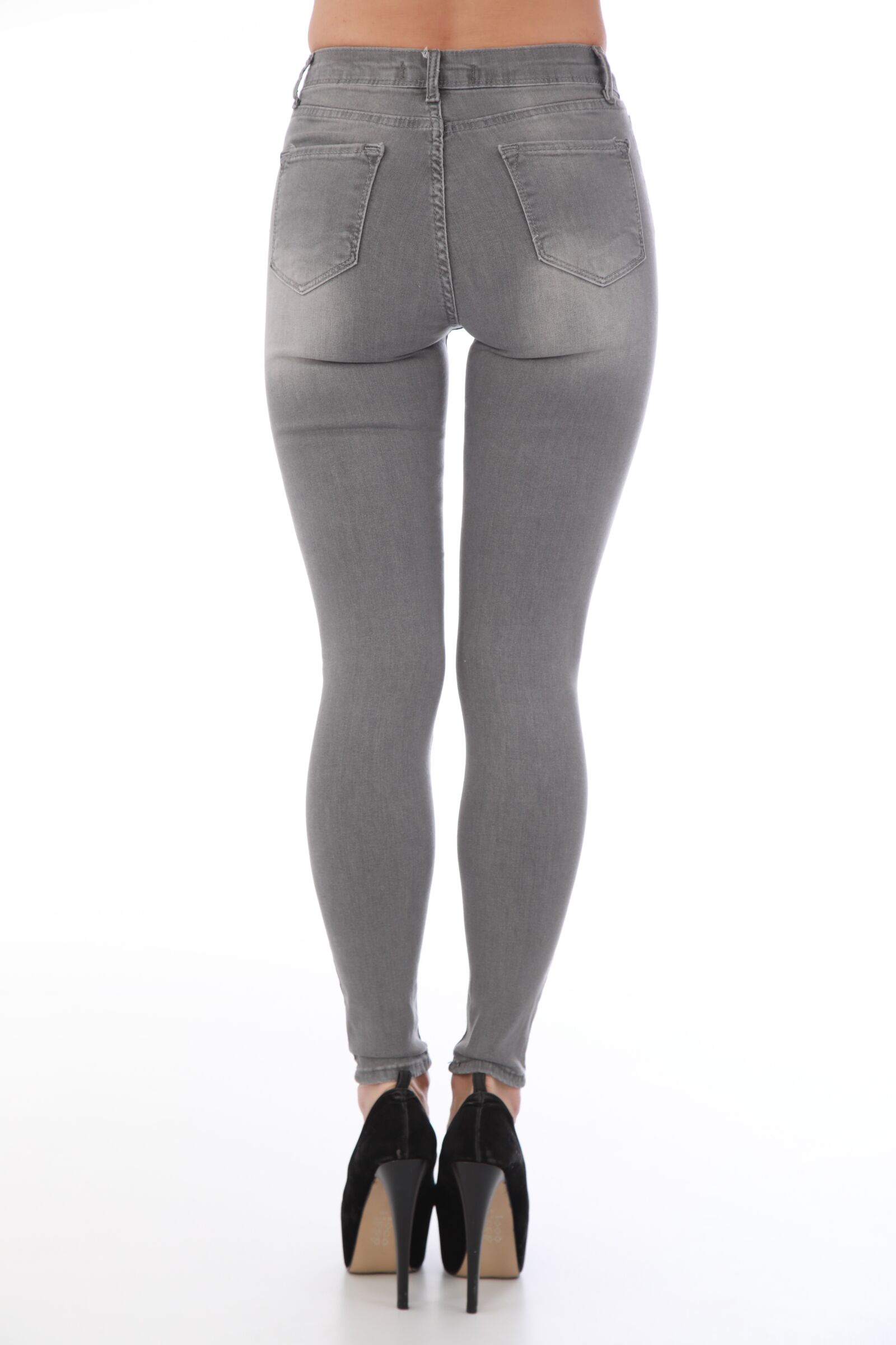 Canon EOS 5D Mark IV sample photo. Pants, fashion, woman photography