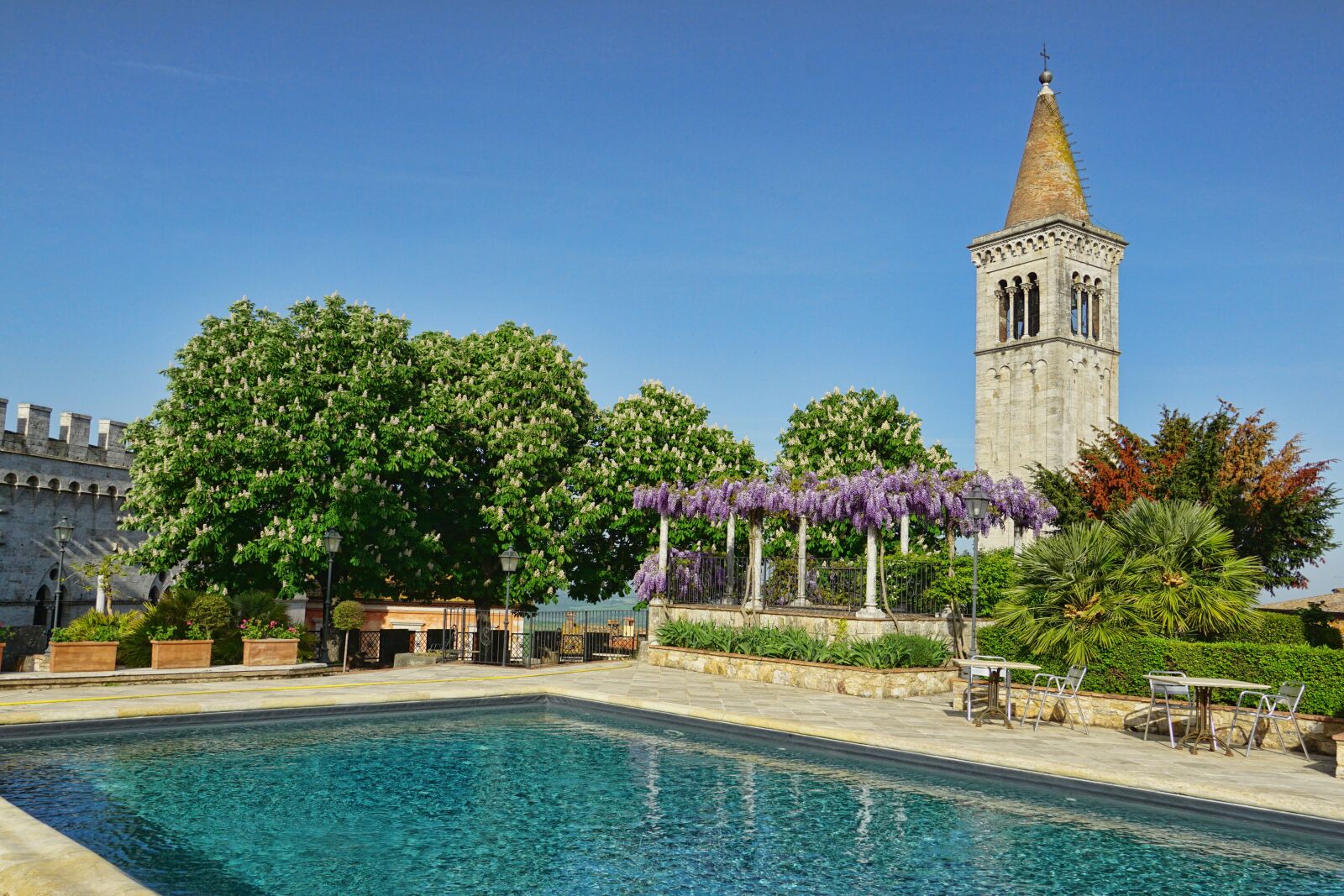 Sony a6000 sample photo. Travel, architecture, swimming pool photography