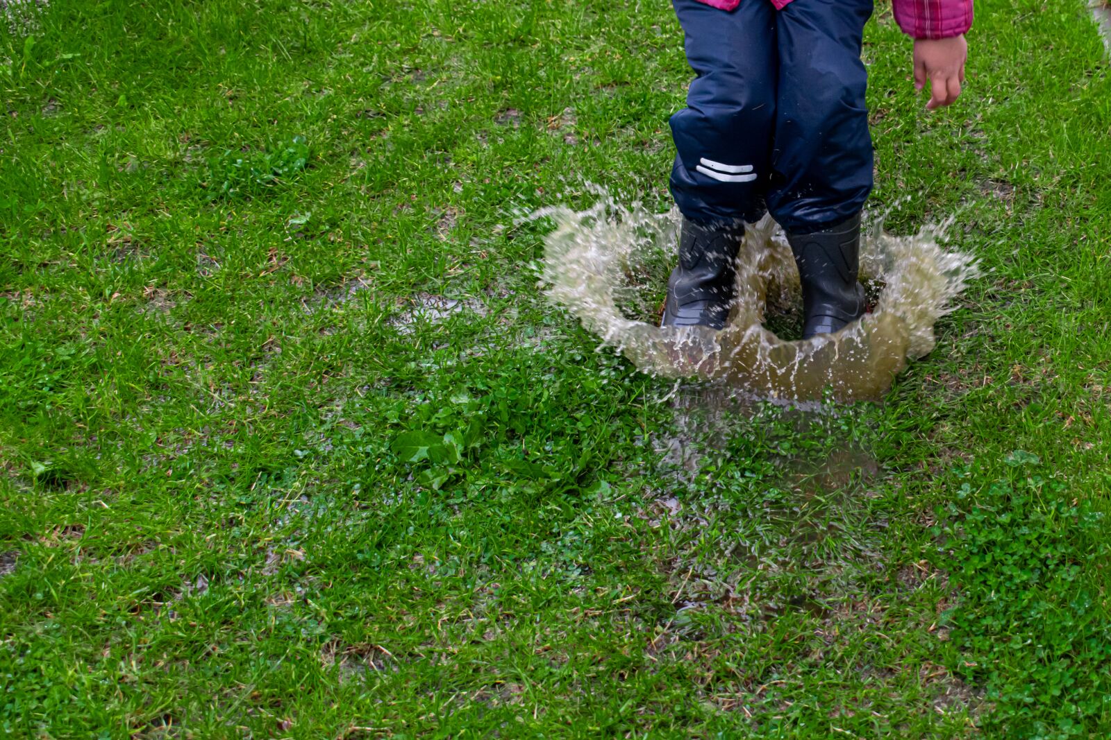 Nikon D5300 sample photo. Puddle, mud, child photography