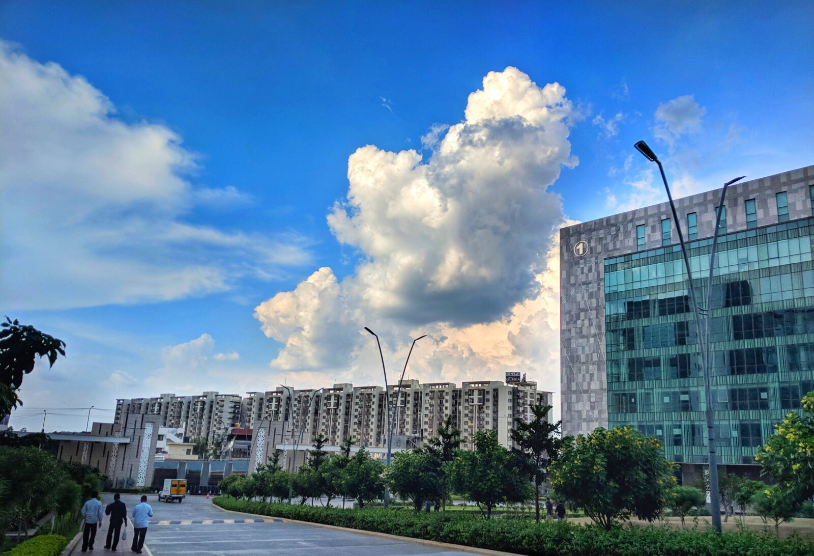 Google Pixel 2 sample photo. Blue, clouds, skies photography