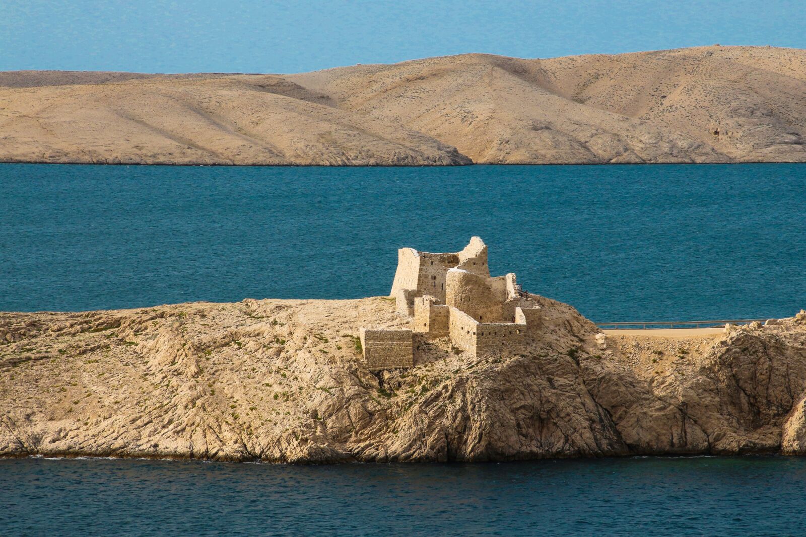 Canon EOS 650D (EOS Rebel T4i / EOS Kiss X6i) sample photo. Pag, ruine, fortica photography