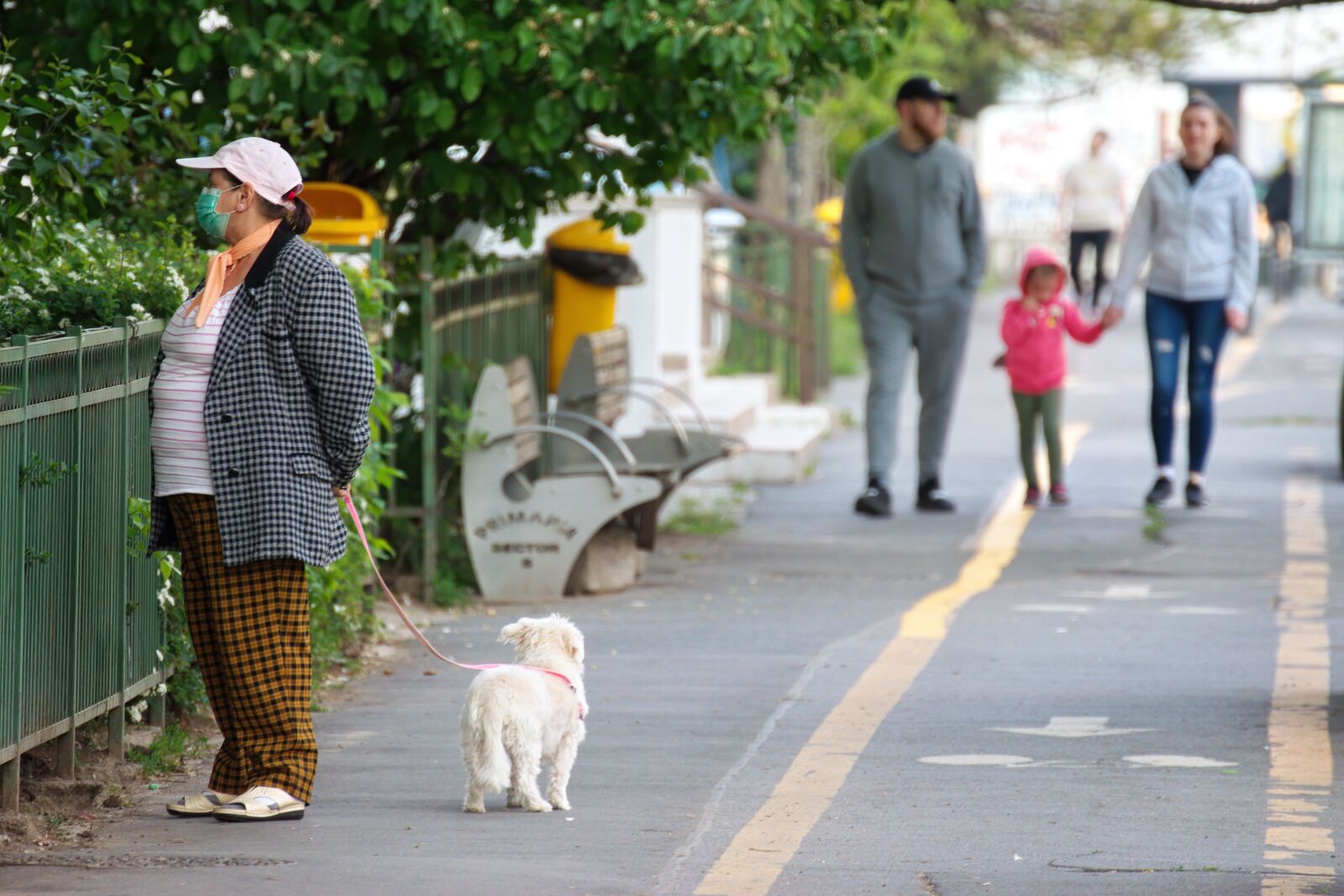 Nikon D5300 sample photo. People, the sidewalk, street photography