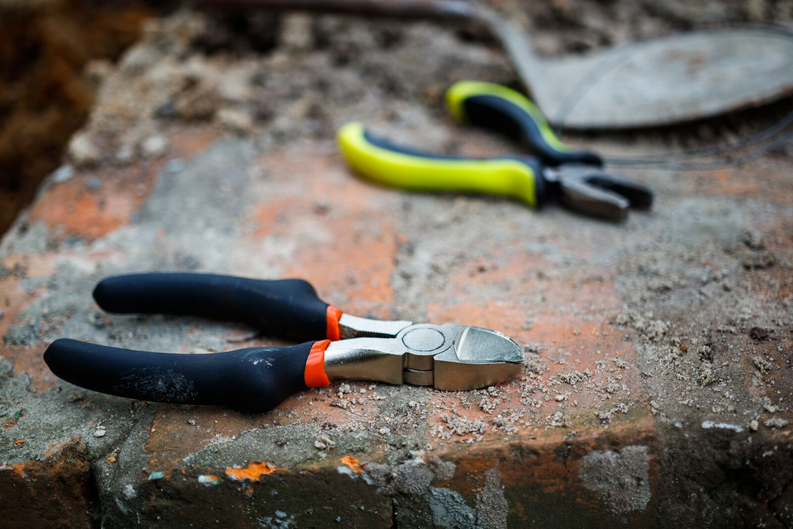 Canon EF-S 35mm F2.8 Macro IS STM sample photo. Clippers, stones, construction photography