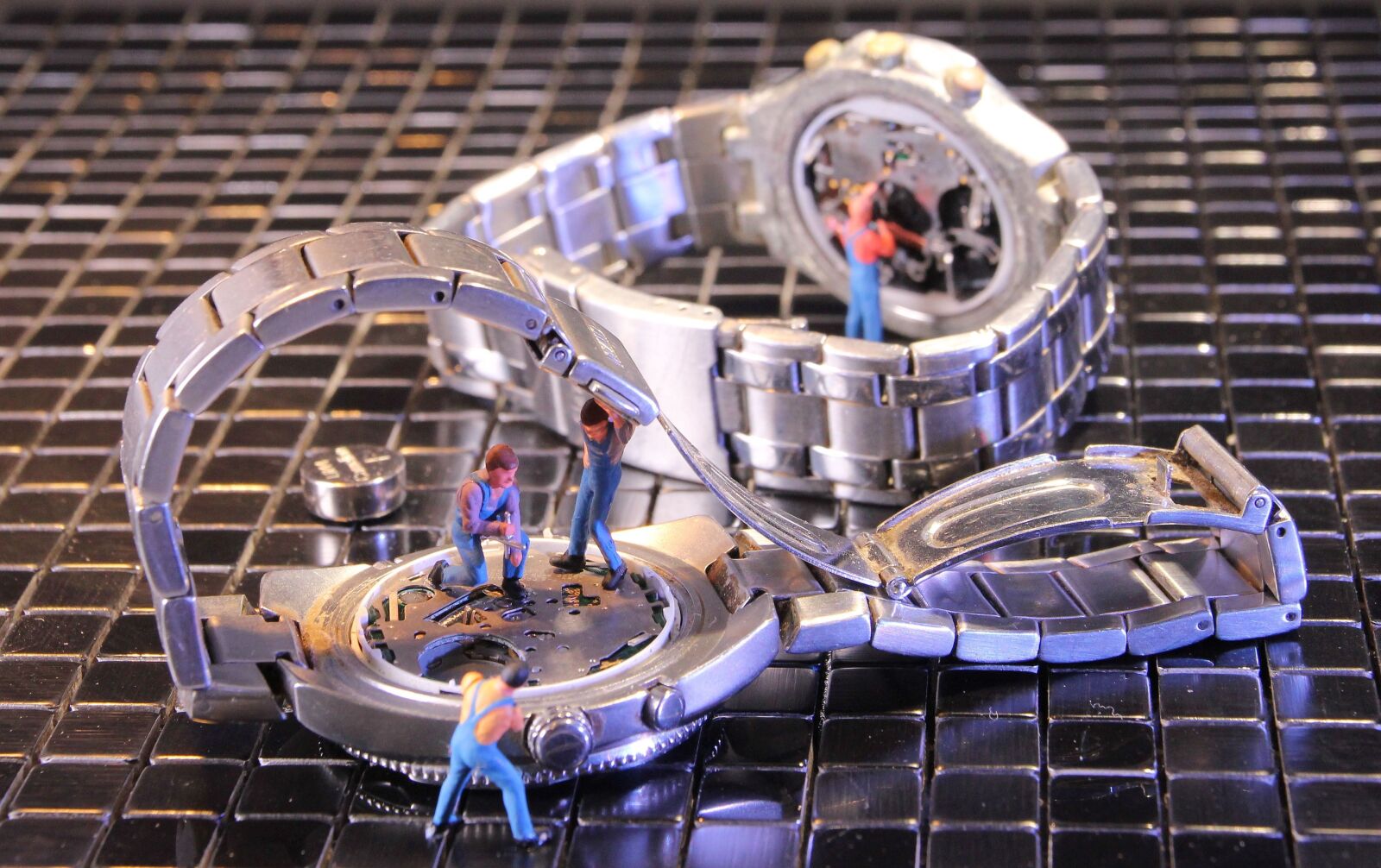 Canon EOS 550D (EOS Rebel T2i / EOS Kiss X4) sample photo. Wrist watch, watchmaker, miniature photography