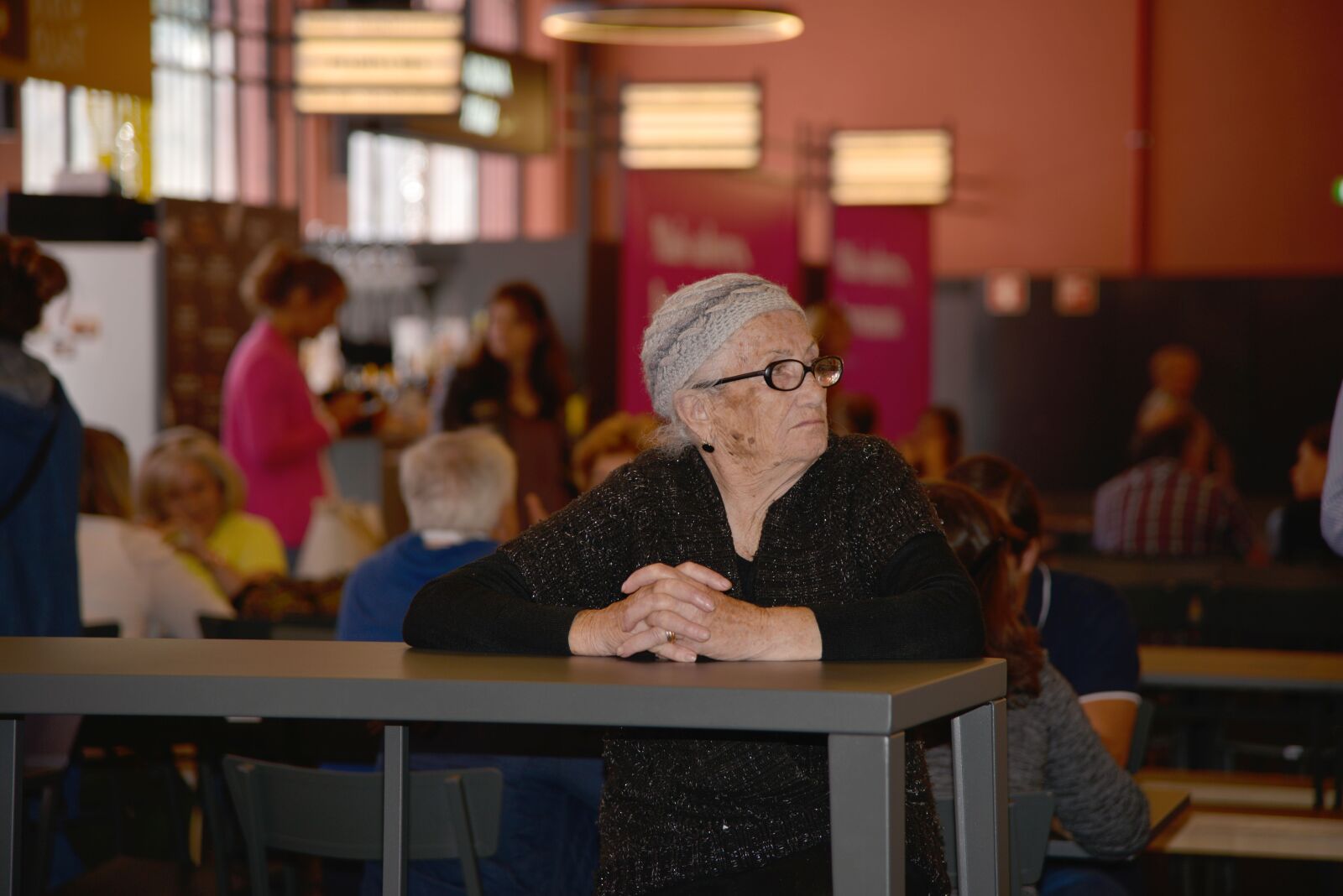 Nikon D600 sample photo. Portugal, old woman, human photography